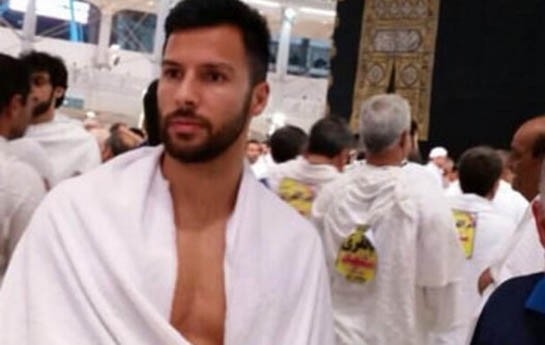 qalatasarayli-futbolcu-mekkede-