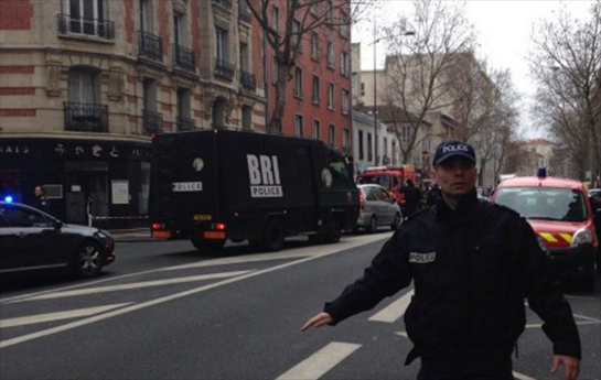 fransada-mescidlere-hucum-baslayib