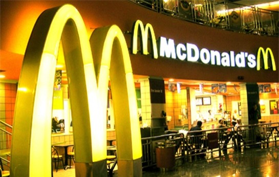 mcdonalds-yemeyinin-icinden-dis-cixdi