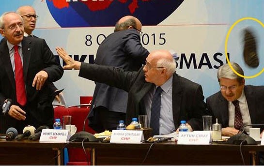kemal-kilicdarogluya-ayaqqabi-atdilar-
