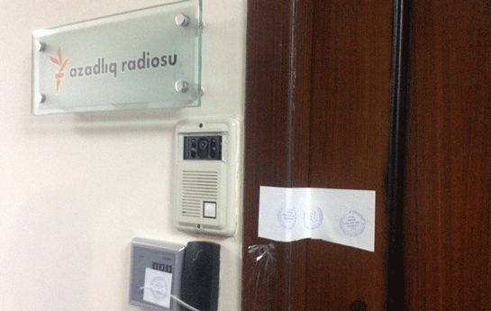 azadliqradiosunun-emekdasi-polise-aparilib
