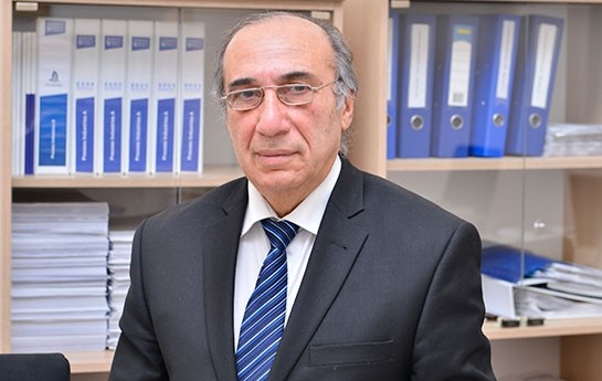 baki-ali-neft-mektebinin-profesoru-ugur-qazandi