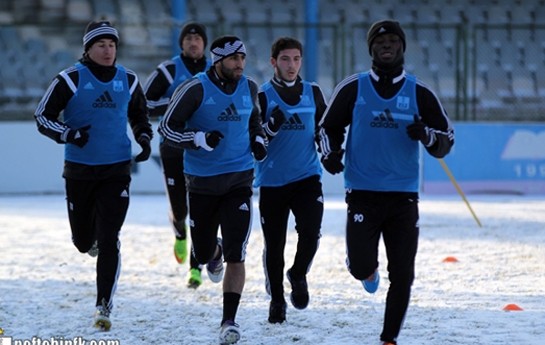 neftci-qarli-havada-mesqe-cixdi-