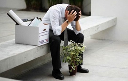 24-ildir-mezuniyyetde-olan-muhendis-isden-qovuldu