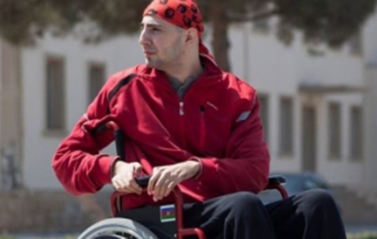 avtobusa-hesret-qalan-eliller