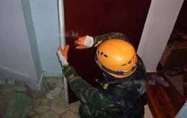 evinde-hussuz-veziyyetde-tapildi-