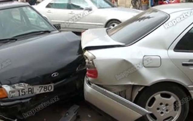 idareetmeni-itiren-surucu-qeza-toretdi-