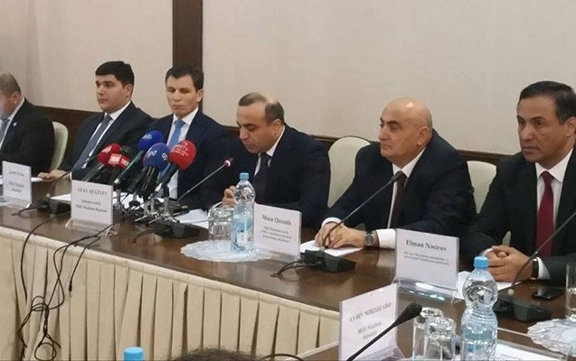 azerbaycanda-amerikaya-dair-dinlemeler-kecirilir-