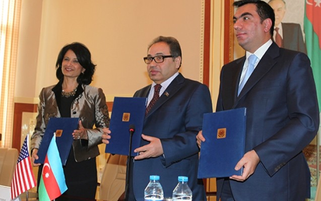 hyuston-universitetinin-prezidenti-bdu-da