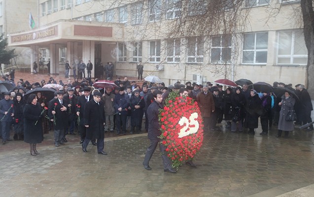 bdu-20-yanvar-sehidlerini-andi