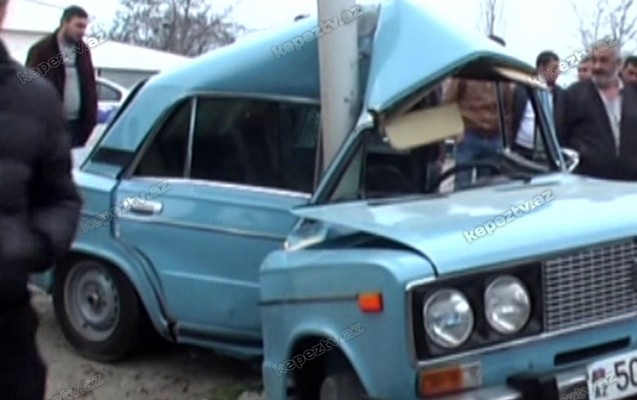 qazaxda-avtomobil-direye-cirpildi-