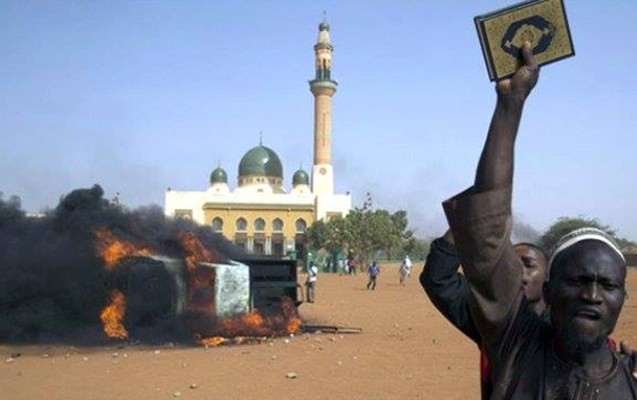 nigeriyada-kilseler-yandirilib