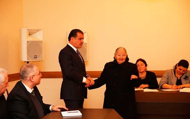 sehid-aileleri-ile-gorus-kecirildi