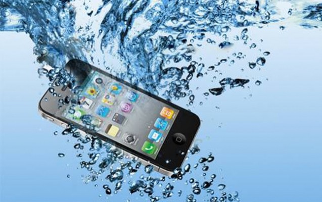 suya-dusen-telefonu-xilas-etmeyin-yollari-