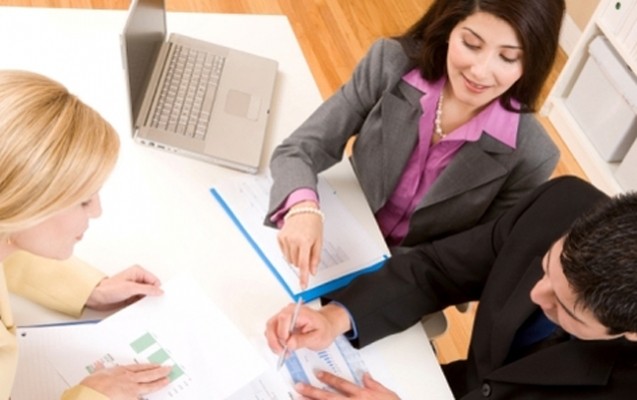 azerbaycanda-bank-iscilerinin-deleduzlugu-