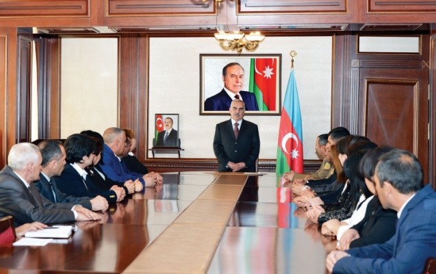 vasif-talibov-mukafatlari-teqdim-etdi