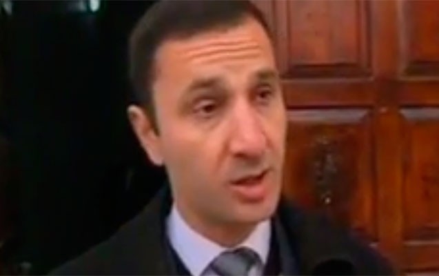 bakida-muellimeni-doyen-muellim-danisdi-