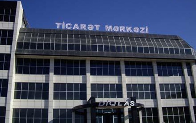bakida-daha-bir-ticaret-merkezinde-yangin-oldu