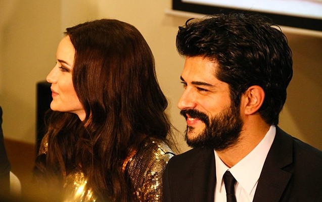 onun-sevgisi-mene-mehebbet-hekayesi-yazdirdi-