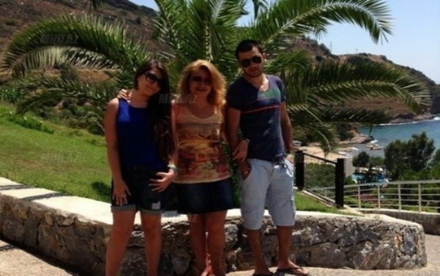 allah-uzume-baxib-ki-qizimin-sesi-yoxdur-