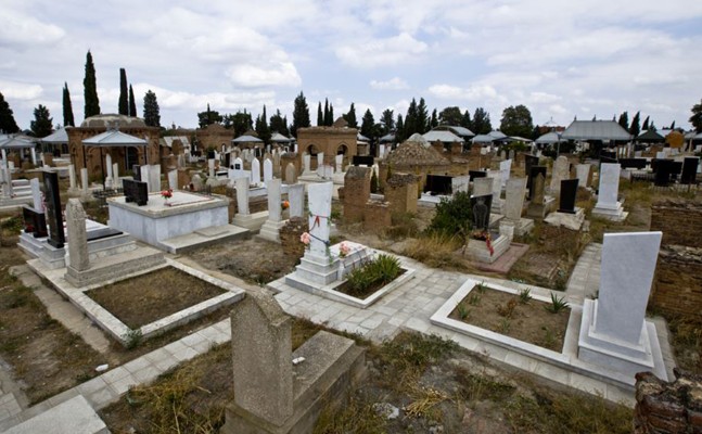 qebiristanliqda-ogurluq-hadisesi-