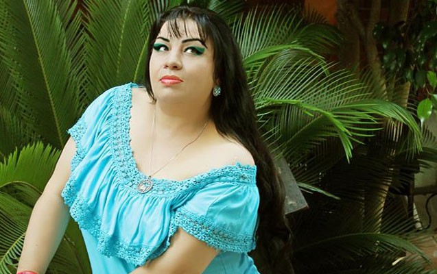 maral-tahirqizi-canli-efirde-esebilesdi-