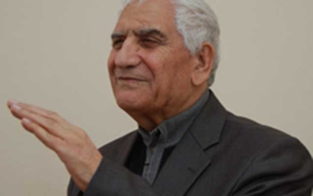 xalq-sairinin-ayagindan-masin-kecdi-
