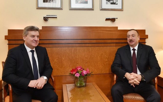 prezident-kecmis-hemkari-ile-gorusdu