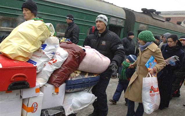 azerbaycanli-miqrantlar-rusiyada-imtahan-verecek