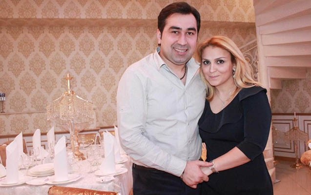 gozel-gorunende-elton-meni-qisqanir-