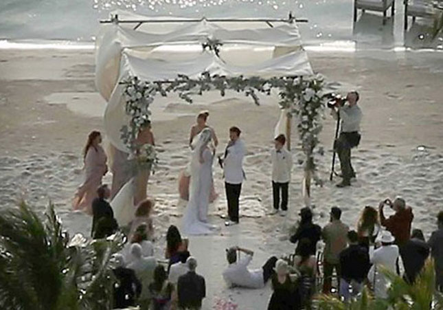 meshur-cutluyun-adadaki-toyundan-ilk-