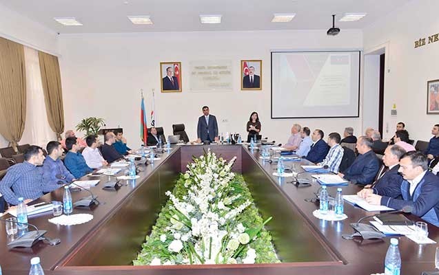 baki-ali-neft-mektebinde-seminar-kecirildi