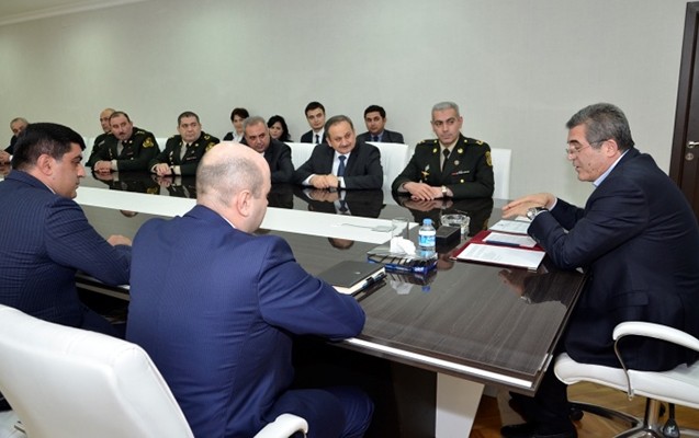 suleyman-mikayilov-seferberlik-ve-herbi-xidmetin-iscilerini-tebrik-etdi