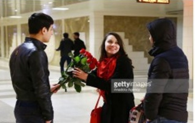 azerbaycandaki-valentin-gunu-britaniya-metbuatinda-