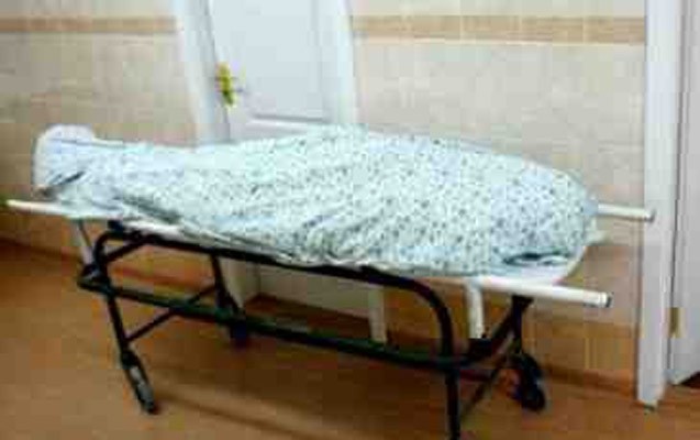 qadinin-meyiti-buzovnada-masini-saganda-tapildi