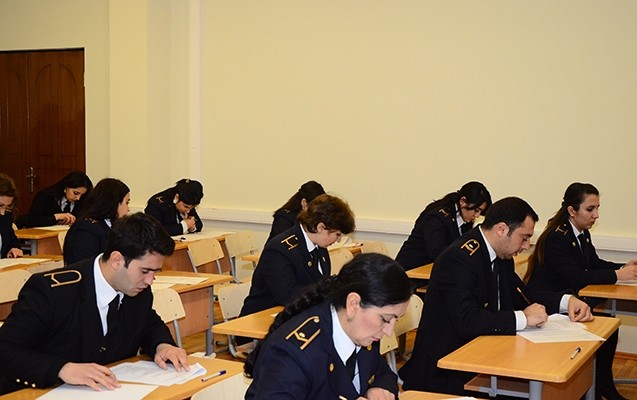 metropoliten-iscileri-imtahan-verdi