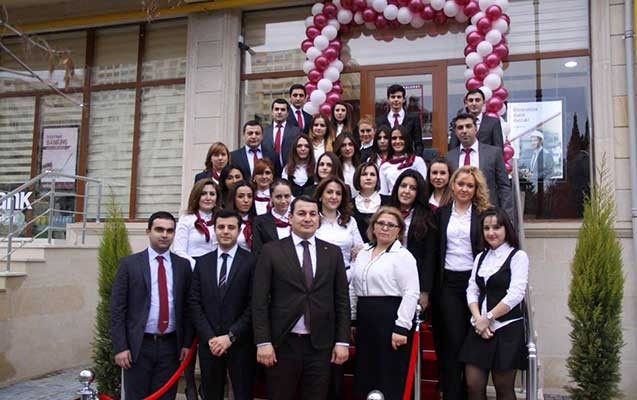 unibank-en-boyuk-biznes-filialini-acdi