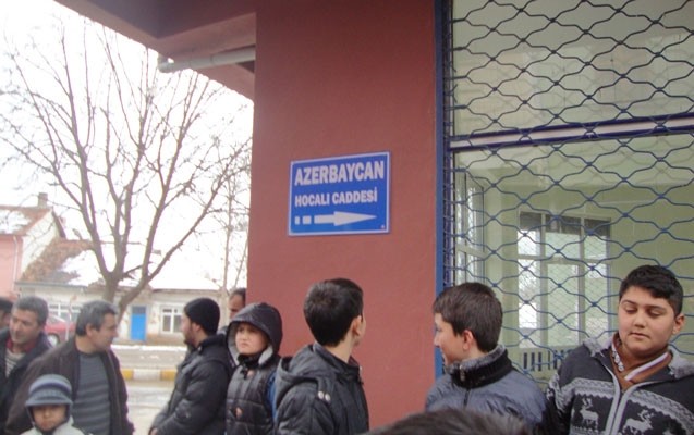 turkiyede-kuceye-azerbaycan-xocali-adi-verildi-