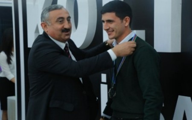 futproqnozquot-yarismasinin-qalibleri-mukafatlandirilib