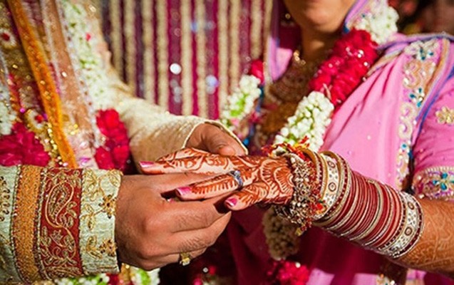 bu-olkede-beyin-sehheti-toyda-pislesdi-gelin-basqasina-ere-getdi