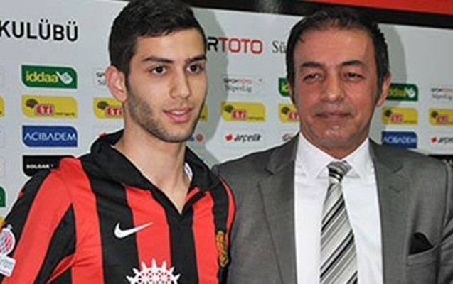 millimize-devet-olunan-futbolcu-yigmanin-bas-mesqcisini-tanimir