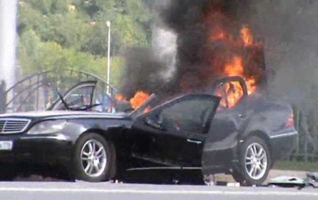 azerbaycanli-biznesmenin-masini-partladildi-