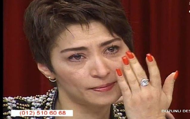 meni-qinayirlar-ki-o-sene-baxmayib-niye-ona-baxirsan