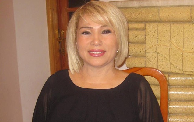 dediler-qizlarinin-ve-ozunun-sekilleri-her-yeri-bezeyecek