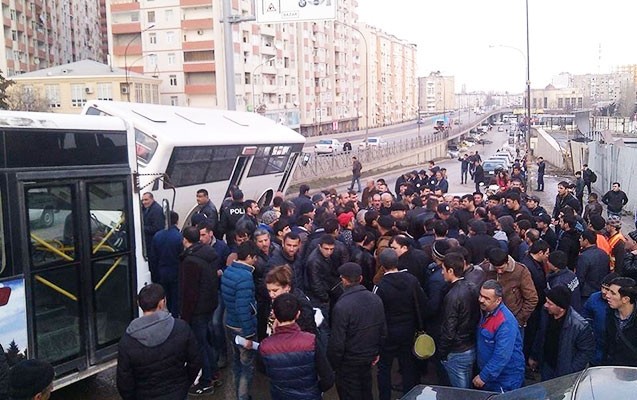 bakida-avtobus-agir-qeza-toretdi-