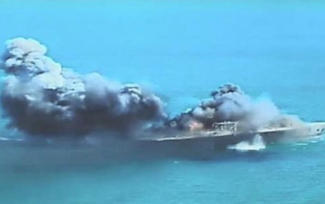 iran-abs-gemisini-bombaladi