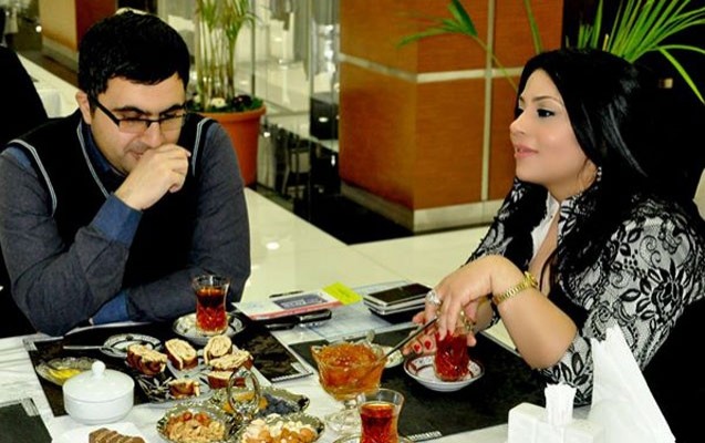 azerbaycanda-yegane-qadin-fifa-agenti-ile-musahibe-