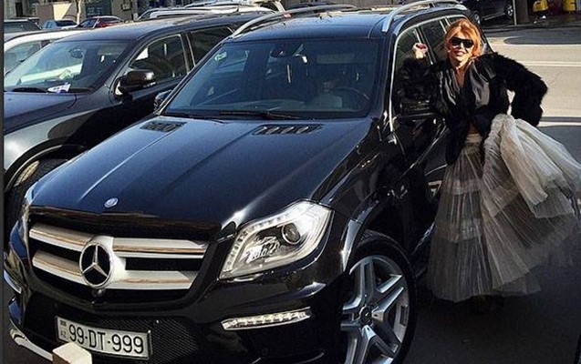 aygune-hediyye-etdiler-