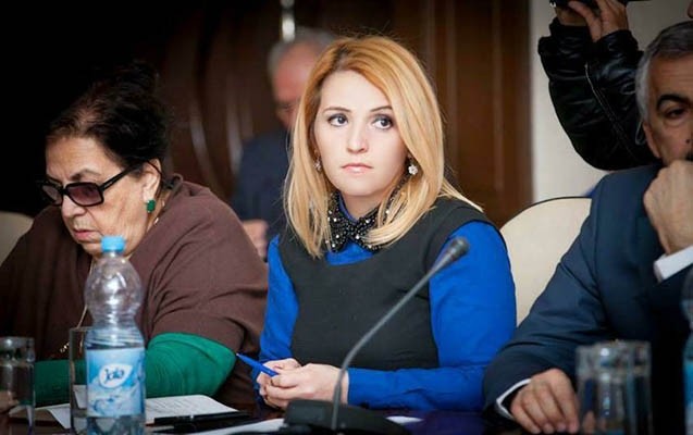 daha-bir-xanim-siyasetci-deputatliga-namized-olacagini-aciqladi