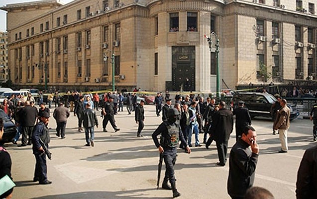 ramses-meydaninda-partlayis-